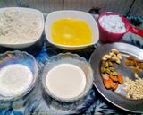 A picture of step 1 of Panjiri Ladoo.