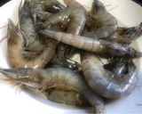 Hình bước làm 1 của món Sushi Tôm và Cá Hồi