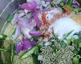 A picture of step 4 of Spring onion moong daal pakore with Green chilli 💚.