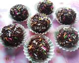 Foto langkah ke 4 dari resep Bola-bola Coklat Biskuit.