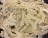 Foto del paso 1 de la receta: Tarta o budín de cebolla con harina de garbanzos y harina integral