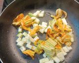 Cukkinikrémes spagetti mentával és citrommal/ Spaghetti con le zucchine recept fázis 6 fotója