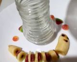 A picture of step 4 of Banana milkshake.