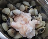 Foto del paso 4 de la receta Judiones con almejas y gambas