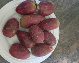 Foto del paso 1 de la receta: Agua fresca de tunas rojas y jugo de limón