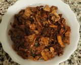 Foto del paso 2 de la receta: Conejo con rossinyols (rebozuelos)cocinado a mi manera. Una delicia