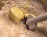 Foto del paso 3 de la receta: Bizcocho de yemas, con almíbar de ron