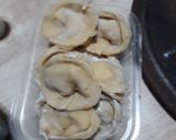 Foto del paso 6 de la receta: Capelettis de cebolla, queso cremoso, pechuga de pollo y aceituna