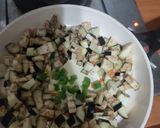 Foto del paso 4 de la receta: Guiso berenjena c/ papas al eneldo salsa de beterragas y repollo