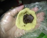 Foto langkah ke 4 dari resep Bola ubi isi coklat lumer.