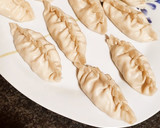 Foto del paso 2 de la receta: Gyozas de pollo y verduras marinadas con teriyaky