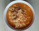 Foto langkah ke 9 dari resep Seblak Mie Makaroni Telur Sosis.