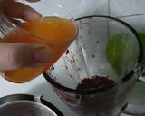 A picture of step 3 of Berries Smoothie Drink.