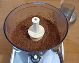 Foto del passaggio 1 della ricetta Cheesecake San Valentino con cioccolato bianco e gelée di lamponi