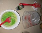 A picture of step 3 of Kiwi swiss roll cake.
