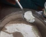 A picture of step 2 of Tandoori Roti.