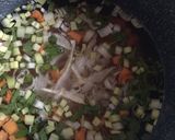 Foto del paso 2 de la receta: 🍲 Sopa de verduras y merluza 🍁🍂