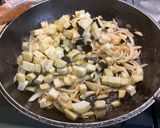 Une image de l'étape 6 de Nouilles de riz sautées aux légumes et épices.