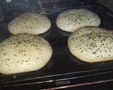 صورة لخطوة 6 من وصفة خبيزات السندويتش سميد والفرينة🍔🍔🍔🍔🍔🍔🫓🫓🫓🫓🫓