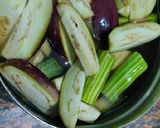 A picture of step 2 of Brinjal drumstick kara kulambu.