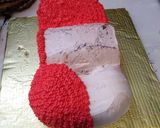 A picture of step 5 of 4&10pounds red car is ready to go pineapple cake.