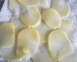 Foto del paso 1 de la receta: Rosas de patata de Sant Jordi🌹