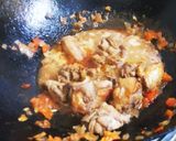 A picture of step 6 of Muamba De Galinha.