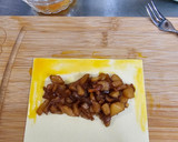 A picture of step 4 of Apple Pie.