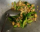รูปขั้นตอนการทำที่ 5 ของ แตงกวาผัดไข่