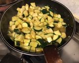 Une image de l'étape 9 de Poêlée de courgettes et panais au bouillon de butternut.