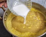 A picture of step 6 of Sweet Corn Soup.