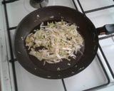Foto del paso 2 de la receta: Salsa de cebolla y puerro para el copetin