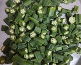 A picture of step 2 of Bhindi ki sabzi.