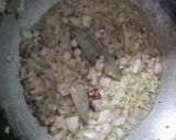 A picture of step 2 of Kathiyawadi sev tamatar ki sabji.
