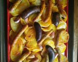Foto del paso 5 de la receta: Llanda de patatas al horno con salchichas