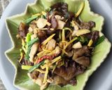 รูปขั้นตอนการทำที่ 3 ของ อกไก่ผัดขิง​ เกือบคลีน