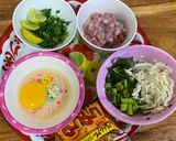 รูปขั้นตอนการทำที่ 1 ของ มาม่าต้มยำหมูสับไข่ข้น