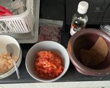 รูปขั้นตอนการทำที่ 1 ของ น้ำพริกอ่องอกไก่สับ