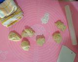 Foto langkah ke 2 dari resep Kue Keju dengan Kayu Manis & Gula.