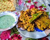 A picture of step 7 of Palak ke pakoday.