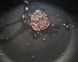 A picture of step 2 of Raw mango lonji.
