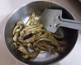 ছোট মাছের ঝাল (Small fish curry recipe in bengali) রেসিপি ধাপ - 1 ছবি