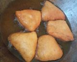 A picture of step 5 of Mahamri ya maziwa.
