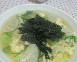A picture of step 9 of Mandu Soup (Súp Sủi Cảo 만두국).