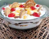 A picture of step 9 of Easy Biscuits orange Trifle.