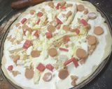 صورة لخطوة 2 من وصفة بيتزا بكمومبار وجبن مبشور😋