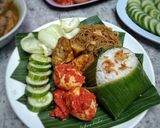 Foto langkah ke 7 dari resep Nasi Uduk Komplit khas Betawi.