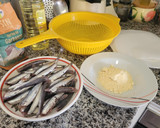 Foto del paso 2 de la receta: Boquerones fritos a la Malageña y en recuerdo al Piyayo