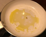 Foto del paso 4 de la receta: Tortilla : habitas y ajos tiernos