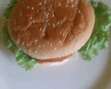 Foto langkah ke 7 dari resep Roti burger ayam sederhana.